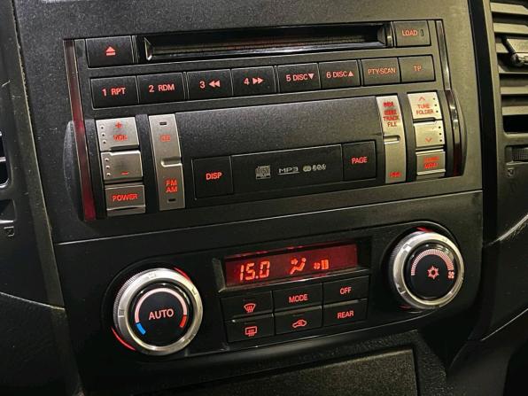 Mitsubishi Pajero IV Рестайлинг 1 с пробегом 2011 года, цена 1 799 000 рублей, 301938 км, внедорожник, Автокод Объявления