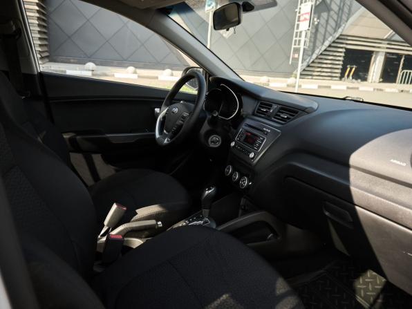 Kia Rio III Рестайлинг с пробегом 2015 года, цена 1 048 000 рублей, 115464 км, седан, Автокод Объявления