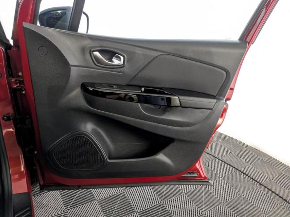 Renault Kaptur I Рестайлинг с пробегом 2021 года, цена 1 795 000 рублей, 43482 км, внедорожник, Автокод Объявления