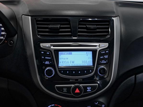 Hyundai Solaris I с пробегом 2012 года, цена 799 000 рублей, 180140 км, седан, Автокод Объявления
