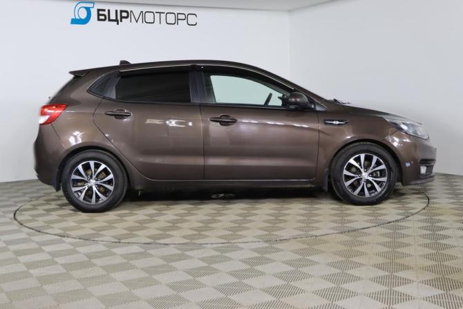 Kia Rio III Рестайлинг с пробегом 2017 года, цена 1 199 990 рублей, 153898 км, хэтчбек, Автокод Объявления