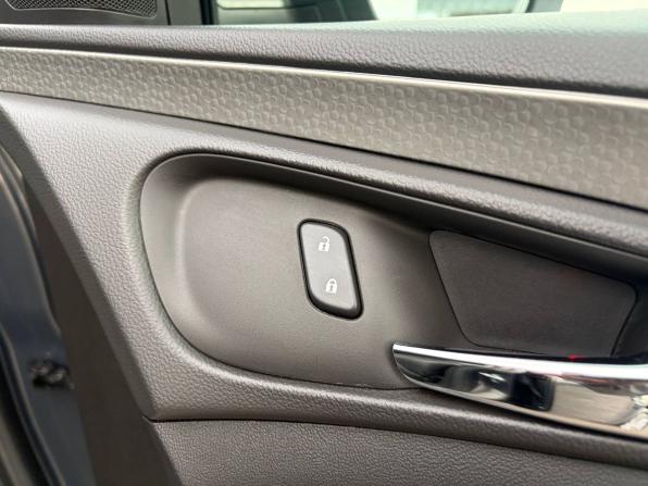 Opel Insignia I Рестайлинг с пробегом 2014 года, цена 1 395 000 рублей, 64000 км, седан, Автокод Объявления