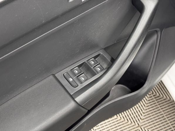 Skoda Rapid I с пробегом 2014 года, цена 900 000 рублей, 191992 км, лифтбек, Автокод Объявления