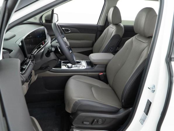 Kia Carnival IV Рестайлинг с пробегом 2025 года, цена 6 145 055 рублей, 4866 км, минивэн, Автокод Объявления