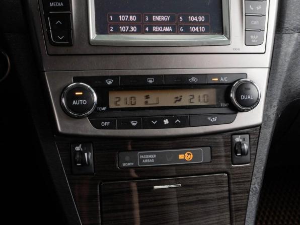 Toyota Avensis III Рестайлинг с пробегом 2011 года, цена 1 299 000 рублей, 185549 км, седан, Автокод Объявления