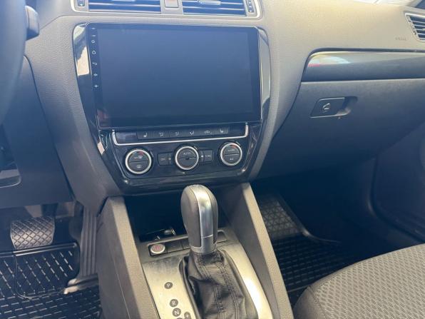 Volkswagen Jetta VI с пробегом 2012 года, цена 749 000 рублей, 212977 км, седан, Автокод Объявления