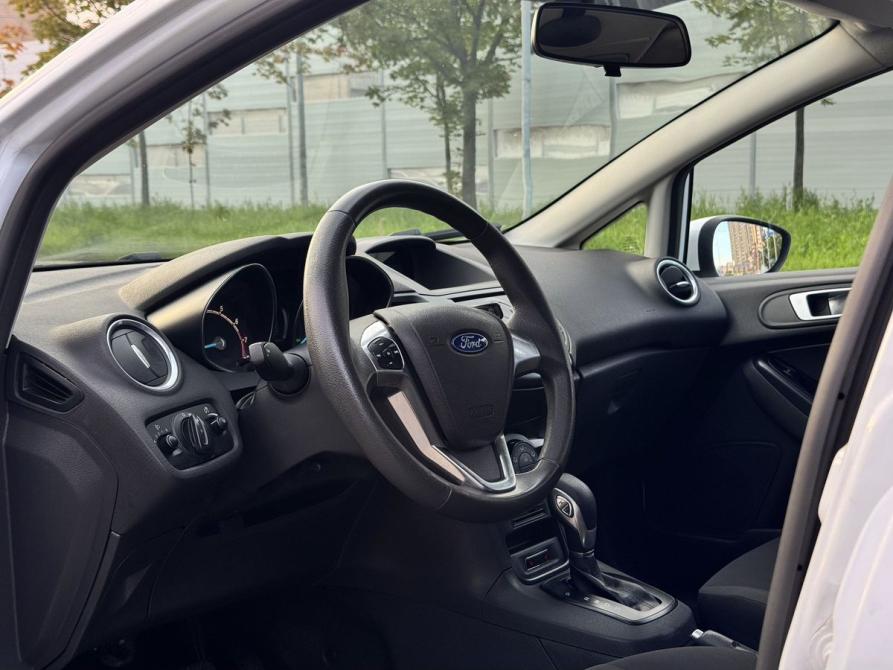 Ford Fiesta Mk6 Рестайлинг Санкт-Петербург  - изображение 8