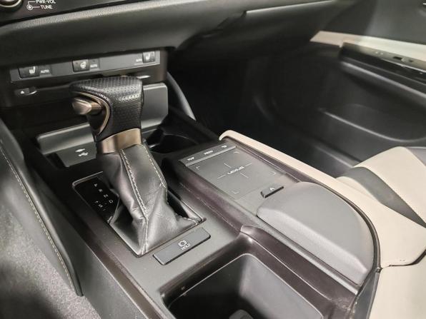 Lexus ES VII Рестайлинг с пробегом 2021 года, цена 4 329 000 рублей, 70321 км, седан, Автокод Объявления