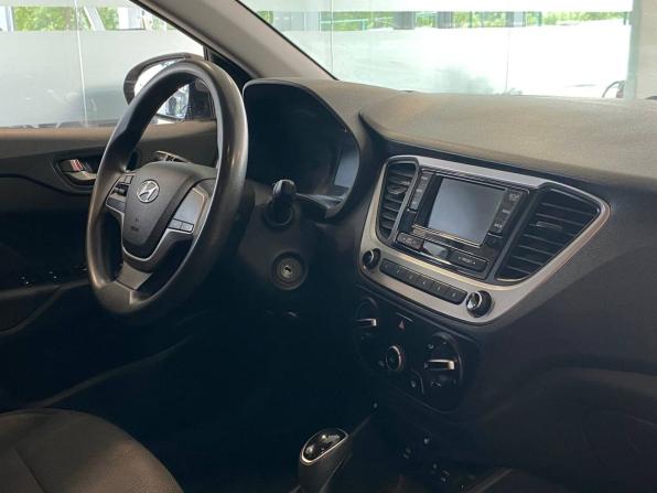 Hyundai Solaris II с пробегом 2018 года, цена 1 315 000 рублей, 143242 км, седан, Автокод Объявления