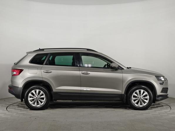 Skoda Karoq I с пробегом 2020 года, цена 1 990 000 рублей, 140505 км, внедорожник, Автокод Объявления