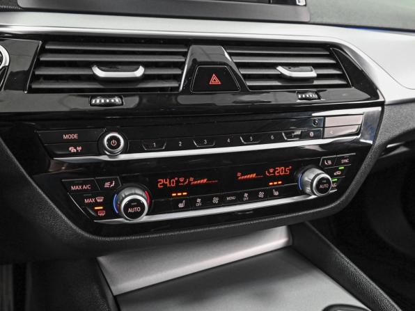 BMW 5 серии VII (G30/G31/G38) с пробегом 2019 года, цена 2 668 000 рублей, 240053 км, седан, Автокод Объявления