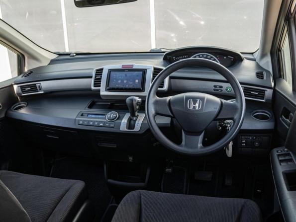 Honda Freed I с пробегом 2011 года, цена 1 180 000 рублей, 141030 км, компактвэн, Автокод Объявления
