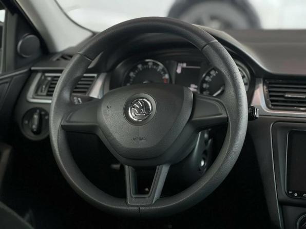 Skoda Rapid I с пробегом 2017 года, цена 1 095 000 рублей, 157286 км, лифтбек, Автокод Объявления