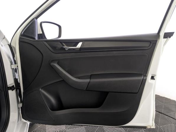 Skoda Rapid II с пробегом 2021 года, цена 1 245 000 рублей, 199346 км, лифтбек, Автокод Объявления