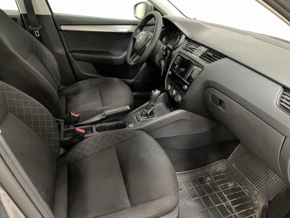 Skoda Octavia III (A7) Рестайлинг с пробегом 2017 года, цена 1 176 000 рублей, 174832 км, лифтбек, Автокод Объявления