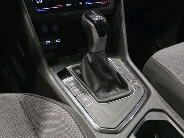 Volkswagen Tiguan II Рестайлинг с пробегом 2021 года, цена 2 415 000 рублей, 38752 км, внедорожник, Автокод Объявления