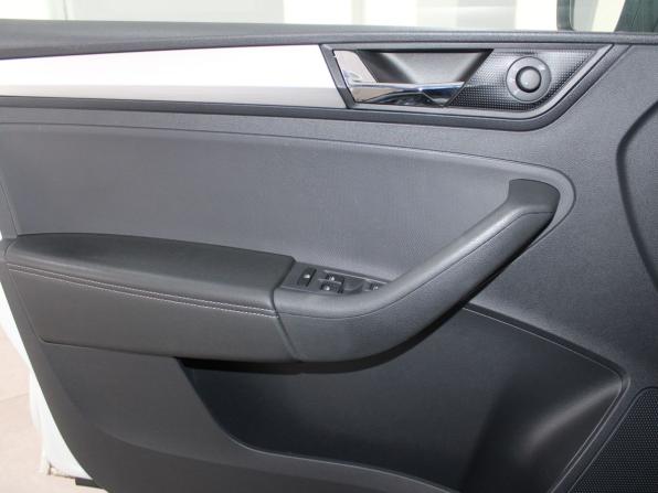 Skoda Rapid I Рестайлинг с пробегом 2019 года, цена 1 689 900 рублей, 38364 км, лифтбек, Автокод Объявления