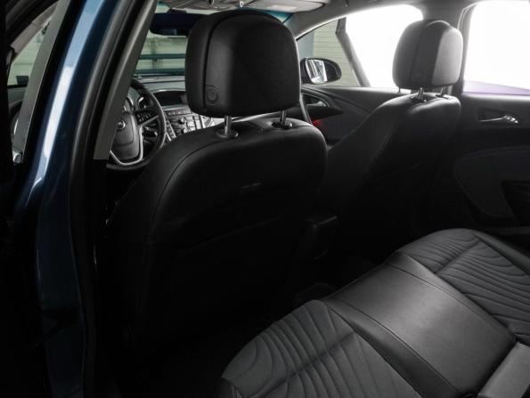Opel Astra J Рестайлинг с пробегом 2013 года, цена 939 000 рублей, 163207 км, седан, Автокод Объявления