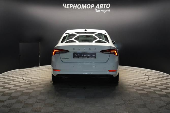 Skoda Octavia IV (A8) с пробегом 2021 года, цена 2 165 000 рублей, 60000 км, лифтбек, Автокод Объявления
