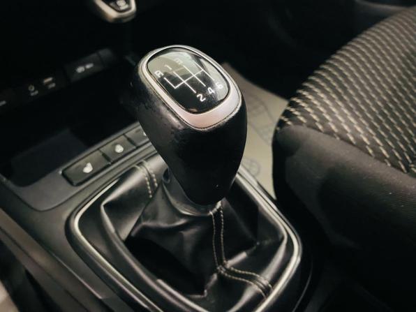 Kia Rio IV с пробегом 2019 года, цена 1 390 000 рублей, 90000 км, хэтчбек, Автокод Объявления