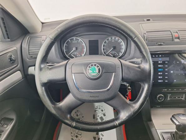 Skoda Octavia II (A5) Рестайлинг с пробегом 2012 года, цена 810 000 рублей, 248198 км, универсал, Автокод Объявления