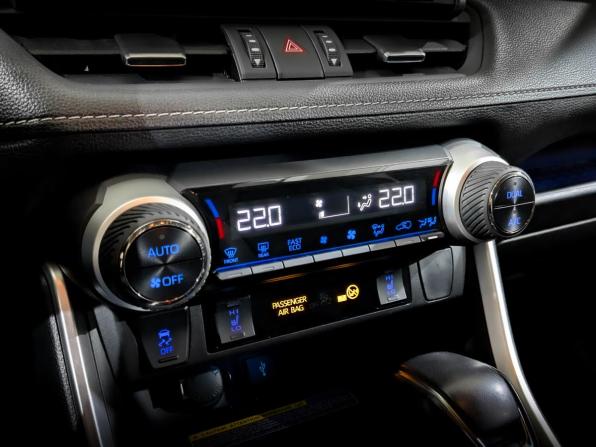 Toyota RAV4 V (XA50) с пробегом 2022 года, цена 3 600 000 рублей, 52757 км, внедорожник, Автокод Объявления