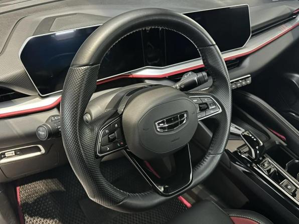 Geely Coolray I Рестайлинг с пробегом 2023 года, цена 2 100 000 рублей, 28238 км, внедорожник, Автокод Объявления
