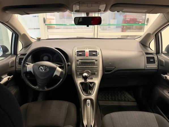 Toyota Auris I с пробегом 2009 года, цена 675 000 рублей, 201000 км, хэтчбек, Автокод Объявления
