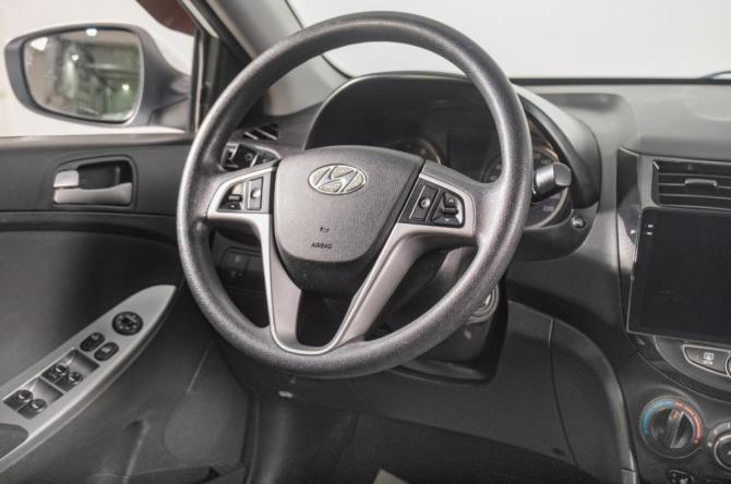 Hyundai Solaris I Рестайлинг с пробегом 2016 года, цена 1 349 000 рублей, 225000 км, седан, Автокод Объявления