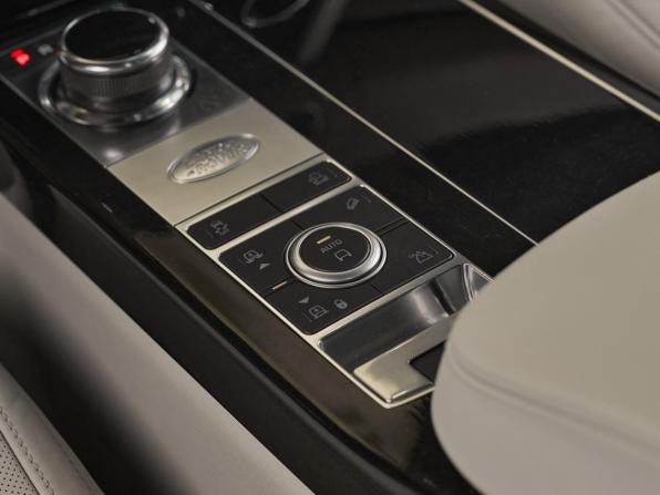 Land Rover Range Rover IV Рестайлинг с пробегом 2018 года, цена 6 495 000 рублей, 103700 км, внедорожник, Автокод Объявления