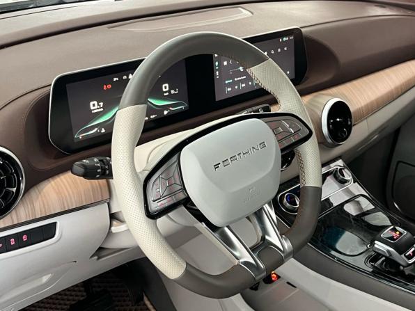 Forthing Yacht с пробегом 2023 года, цена 2 549 900 рублей, 21357 км, минивэн, Автокод Объявления
