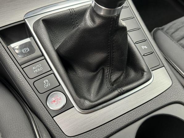Volkswagen Passat B7 с пробегом 2012 года, цена 1 060 000 рублей, 192285 км, седан, Автокод Объявления