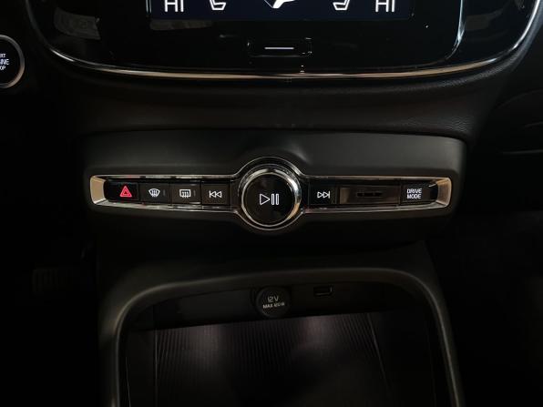 Volvo XC40 I с пробегом 2021 года, цена 3 550 000 рублей, 112280 км, внедорожник, Автокод Объявления