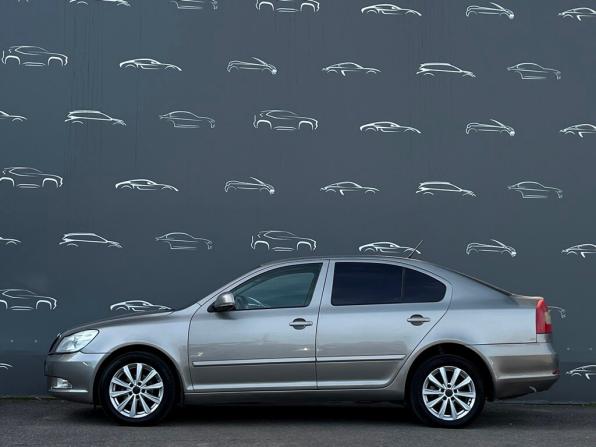 Skoda Octavia II (A5) Рестайлинг с пробегом 2012 года, цена 445 500 рублей, 307251 км, лифтбек, Автокод Объявления