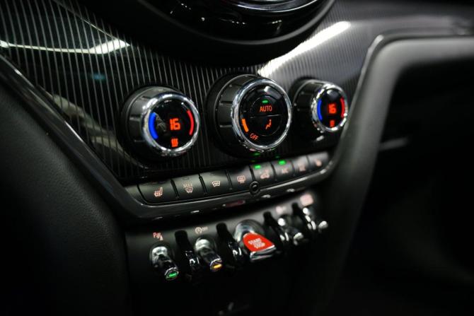 Mini Countryman II с пробегом 2019 года, цена 2 995 000 рублей, 76900 км, внедорожник, Автокод Объявления