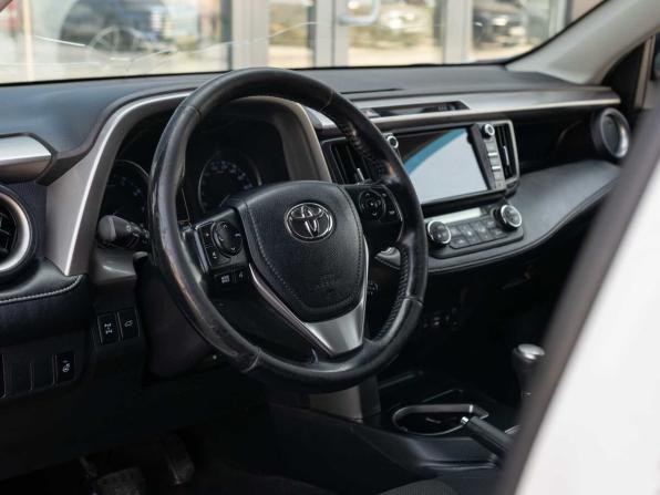 Toyota RAV4 IV (XA40) Рестайлинг с пробегом 2017 года, цена 2 350 000 рублей, 200671 км, внедорожник, Автокод Объявления