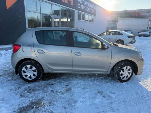Renault Sandero II с пробегом 2018 года, цена 799 900 рублей, 182738 км, хэтчбек, Автокод Объявления