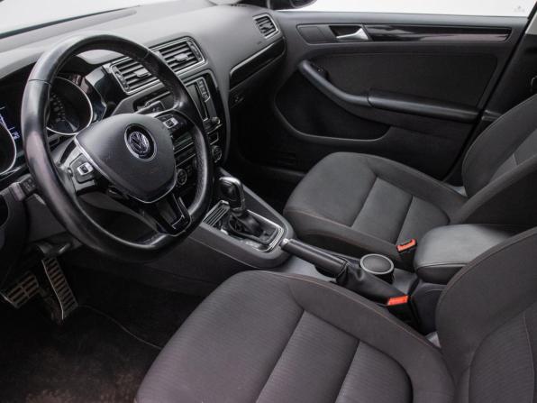 Volkswagen Jetta VI Рестайлинг с пробегом 2018 года, цена 1 495 000 рублей, 140300 км, седан, Автокод Объявления