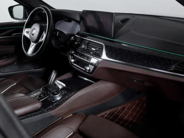 BMW 5 серии VII (G30/G31/G38) Рестайлинг с пробегом 2021 года, цена 4 800 000 рублей, 116073 км, седан, Автокод Объявления