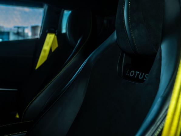 Lotus Emira с пробегом 2023 года, цена 15 000 000 рублей, 3646 км, купе, Автокод Объявления
