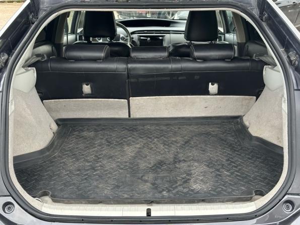 Toyota Prius III (XW30) с пробегом 2011 года, цена 930 000 рублей, 186916 км, лифтбек, Автокод Объявления