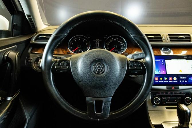 Volkswagen Passat B7 с пробегом 2011 года, цена 990 000 рублей, 189841 км, седан, Автокод Объявления