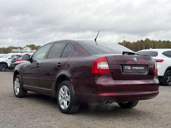 Skoda Octavia II (A5) Рестайлинг с пробегом 2013 года, цена 715 000 рублей, 217842 км, лифтбек, Автокод Объявления