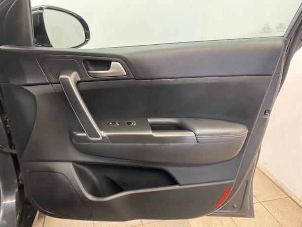 Kia Sportage IV Рестайлинг с пробегом 2018 года, цена 1 828 000 рублей, 161000 км, внедорожник, Автокод Объявления