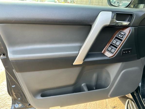 Toyota Land Cruiser Prado 150 Series с пробегом 2012 года, цена 2 950 000 рублей, 249200 км, внедорожник, Автокод Объявления