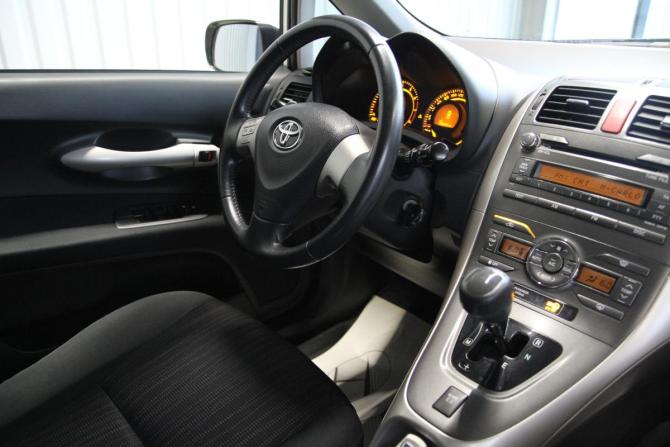 Toyota Auris I с пробегом 2007 года, цена 649 000 рублей, 199000 км, хэтчбек, Автокод Объявления