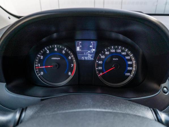 Hyundai Solaris I Рестайлинг с пробегом 2015 года, цена 899 000 рублей, 157659 км, хэтчбек, Автокод Объявления