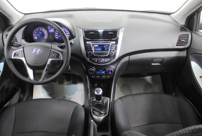 Hyundai Solaris I Рестайлинг с пробегом 2016 года, цена 950 000 рублей, 125081 км, хэтчбек, Автокод Объявления