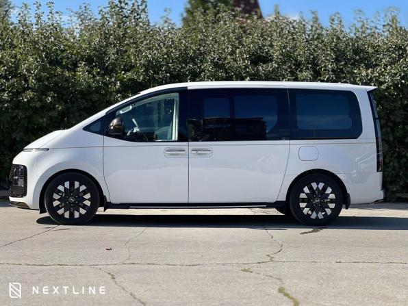 Hyundai Staria I с пробегом 2025 года, цена 8 990 000 рублей, 14900 км, минивэн, Автокод Объявления