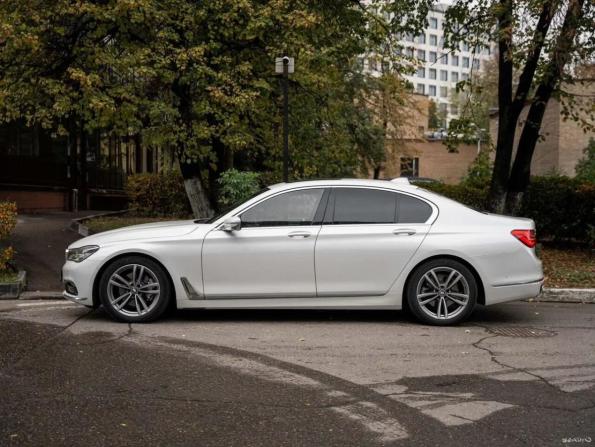 BMW 7 серии VI (G11/G12) с пробегом 2016 года, цена 3 340 000 рублей, 258000 км, седан, Автокод Объявления